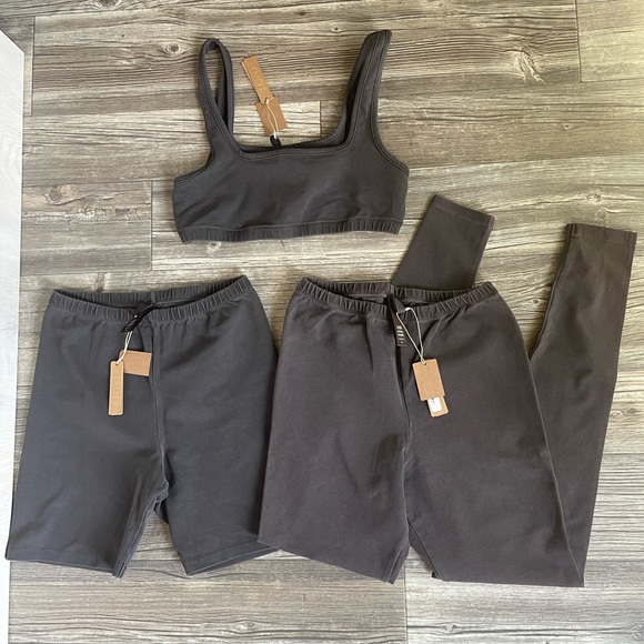 SKIMS Pants - SKIMS outdoor basics SET 3 pieces
